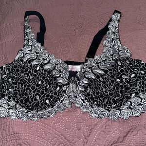Amoureuse black and silver lace bra